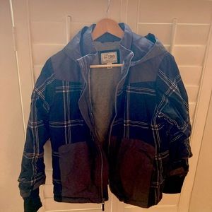 Like New condition winter puffer Boys 10/12